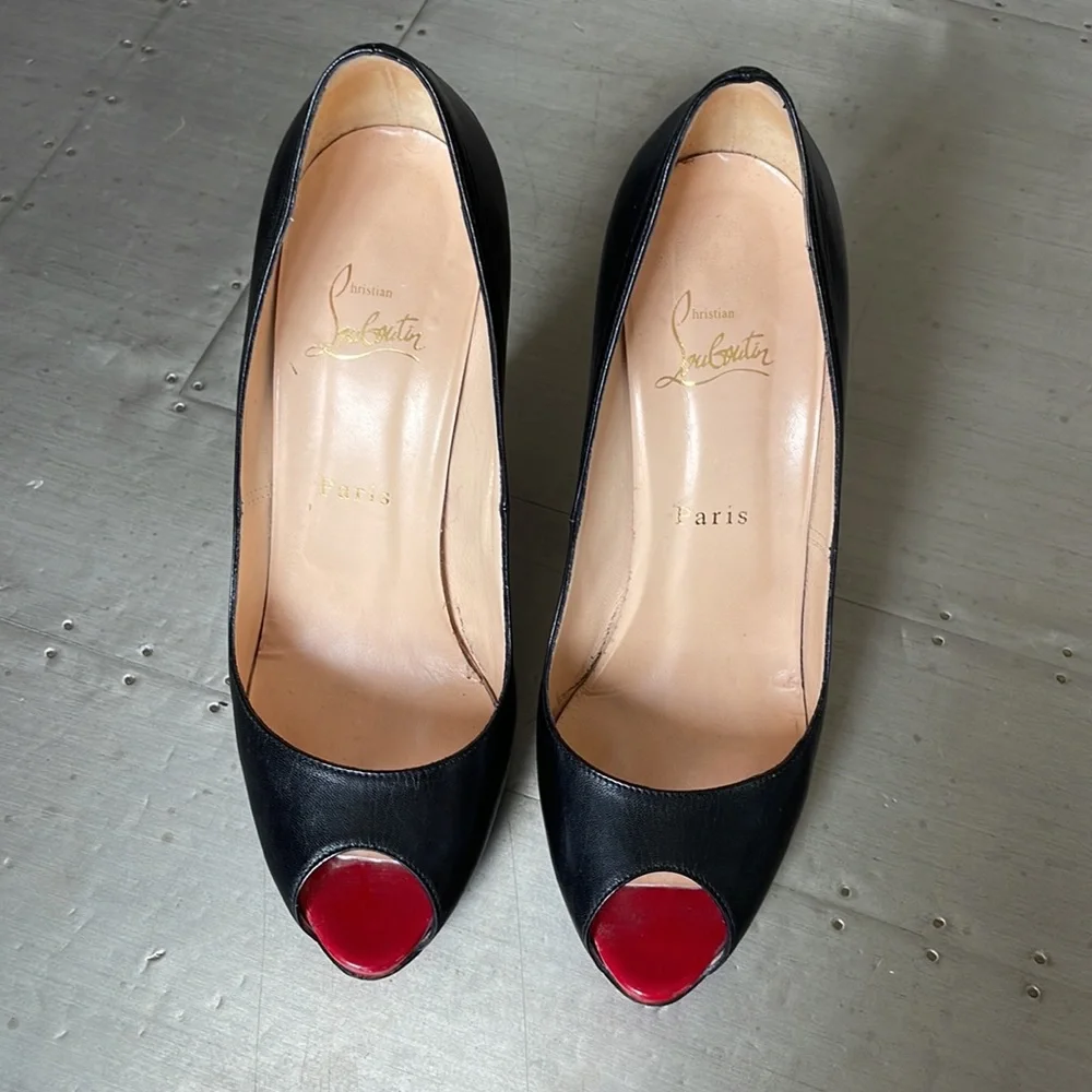 Christian louboutin Preowned black leather peep toe classic pump sz 38.5 120mm